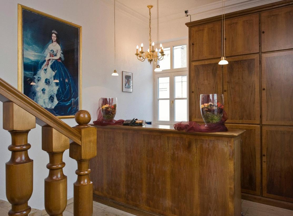 Hotel Koenigin Olga Эльванген Экстерьер фото